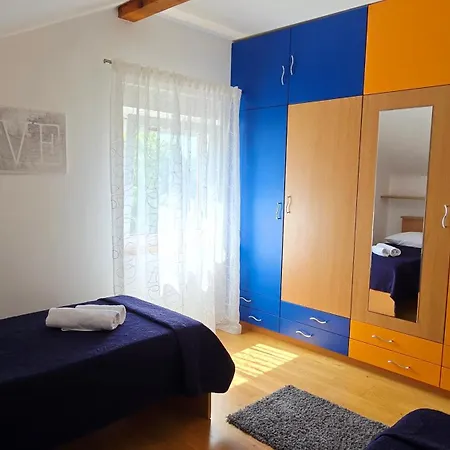 Rustic Mariva Apartment *