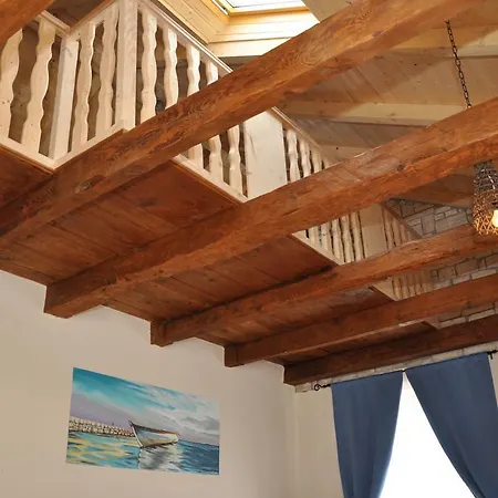 Rustic Mariva Apartment *