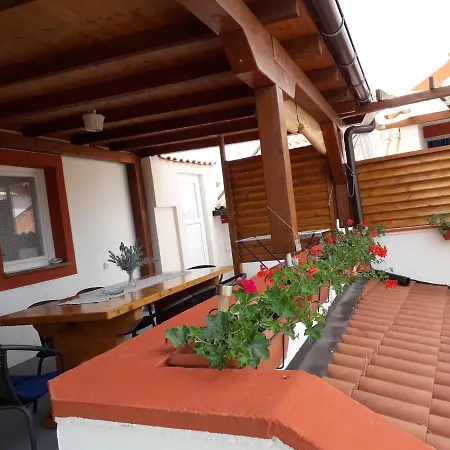 Rustic Mariva *
