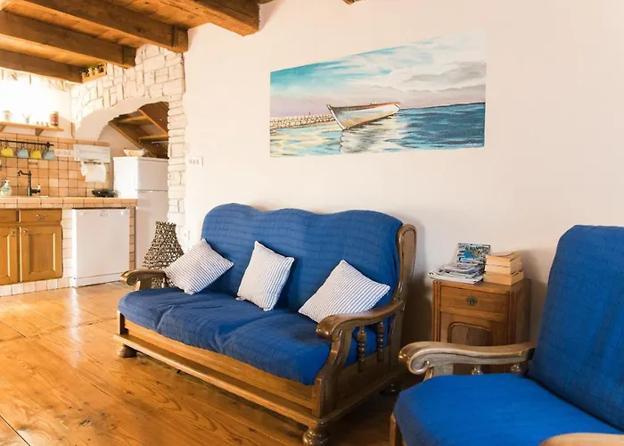 Апартаменты Rustic Mariva