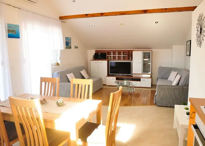 Rustic Mariva Apartment